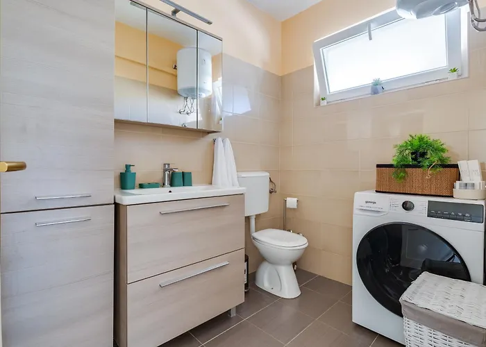 アパート Markos ザダル